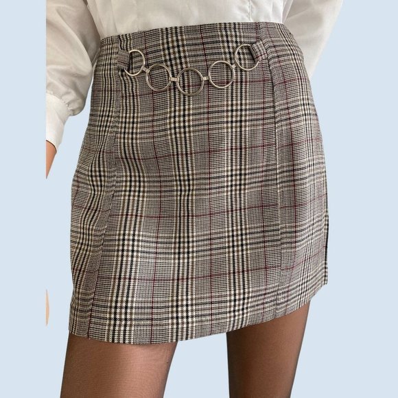 Vintage Dresses & Skirts - Vintage 90s Women’s SMALL Plaid Mini Skirt with Chain Link